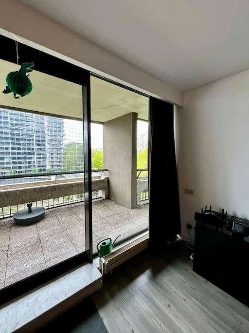 Big Apartment With Parking In אנטוורפן מראה חיצוני תמונה