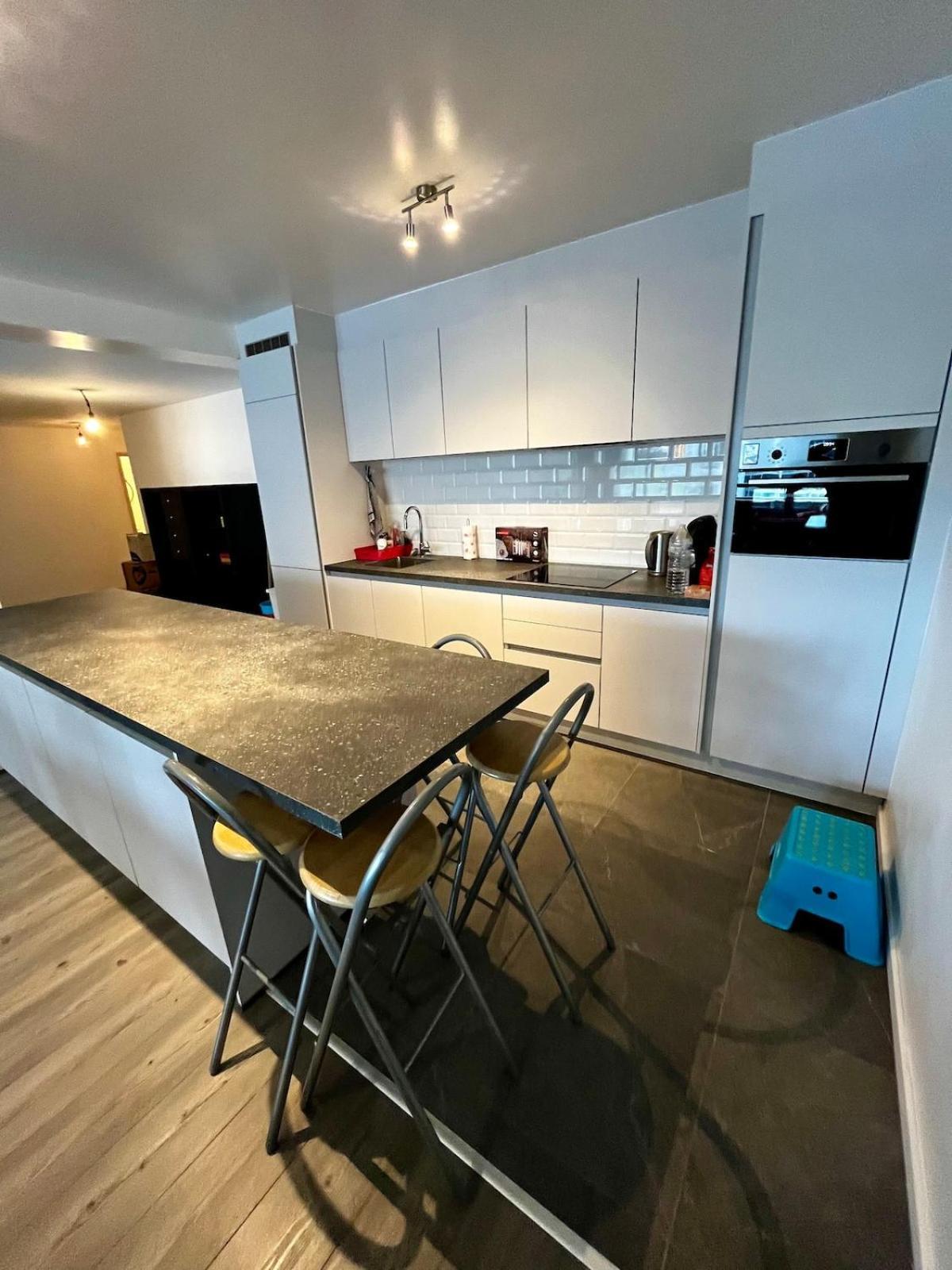 Big Apartment With Parking In אנטוורפן מראה חיצוני תמונה